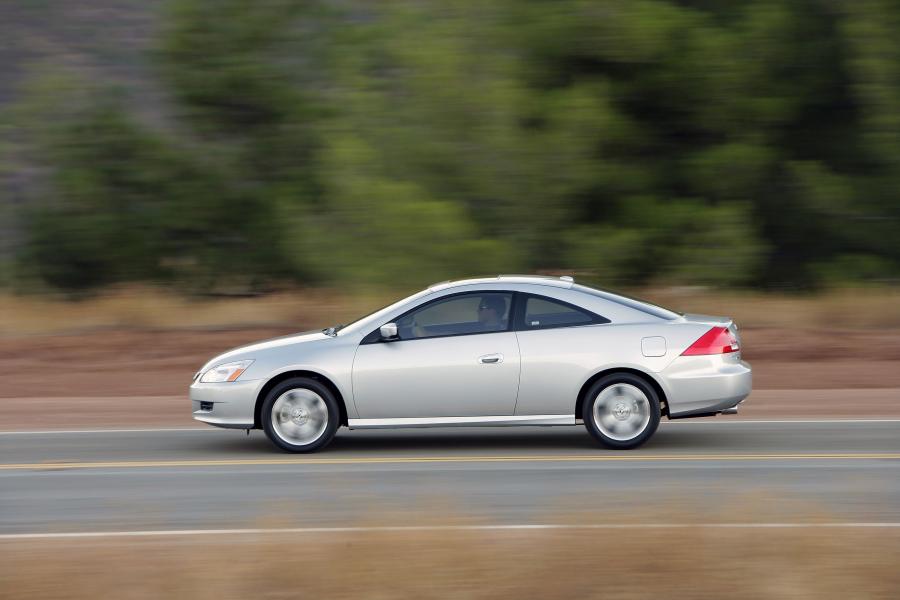  Honda Accord Coupe 2006 года  (US) (фото 4 из 18)